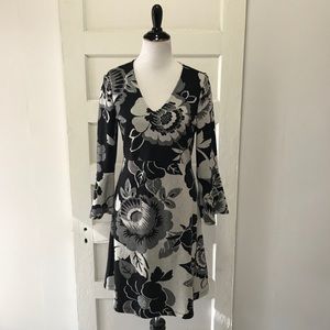 Anthro Maeve V-neck Bell Sleeve Floral Dress Sz M
